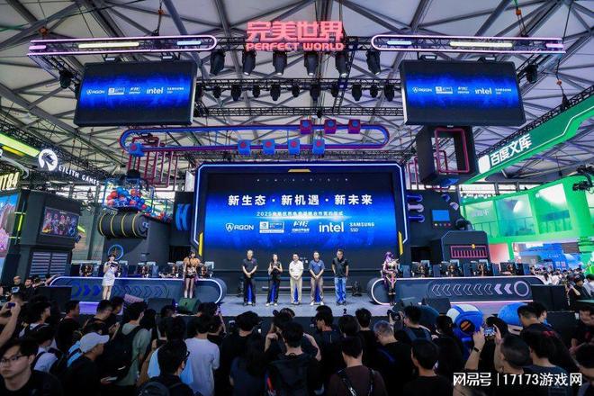 CJ现场完美世界电竞合作硬件巨头电竞体验迎来新升级！