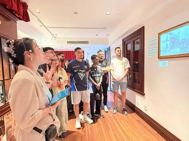 从线上竞技场到线下老弄堂：国际电竞选手化身“文旅体验官”漫步虹口(图4)