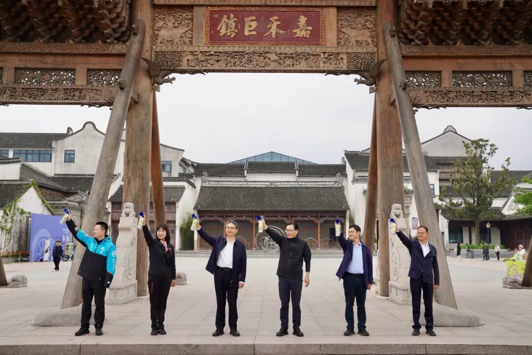 桐乡沸腾了！200多辆电摩大骑行！