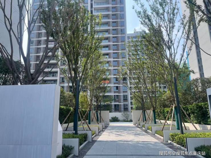 重庆里城樾公馆营销中心官方电线月购房专属优惠限时优惠倒计时5天(图6)